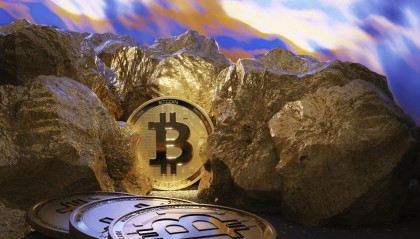 终于,BTC比特币挖开了黄金的“墙角”?