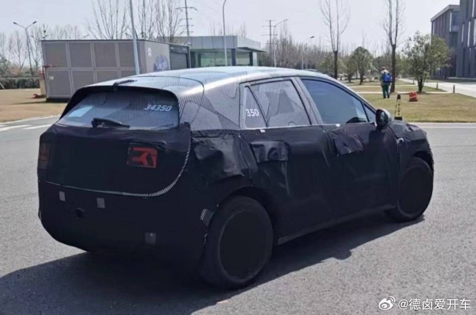 价格十几万元人民币 蔚来萤火虫将于2025年上半年交付