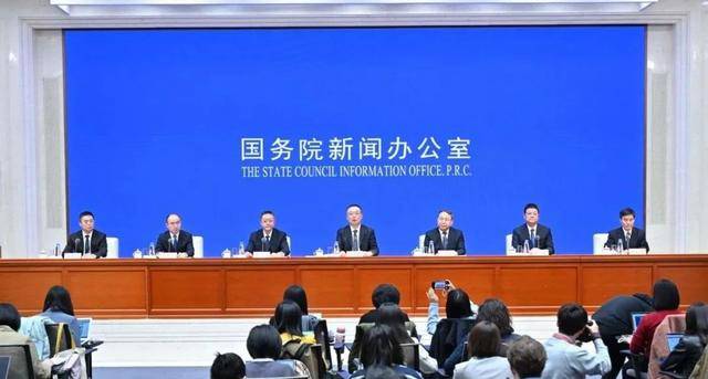 国家发改委：不得违法延长劳动者工作时间，鼓励弹性错峰休假