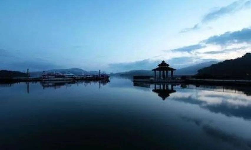 当着全世界的面，美高官突然向中方喊出1句话，特朗普都没料到