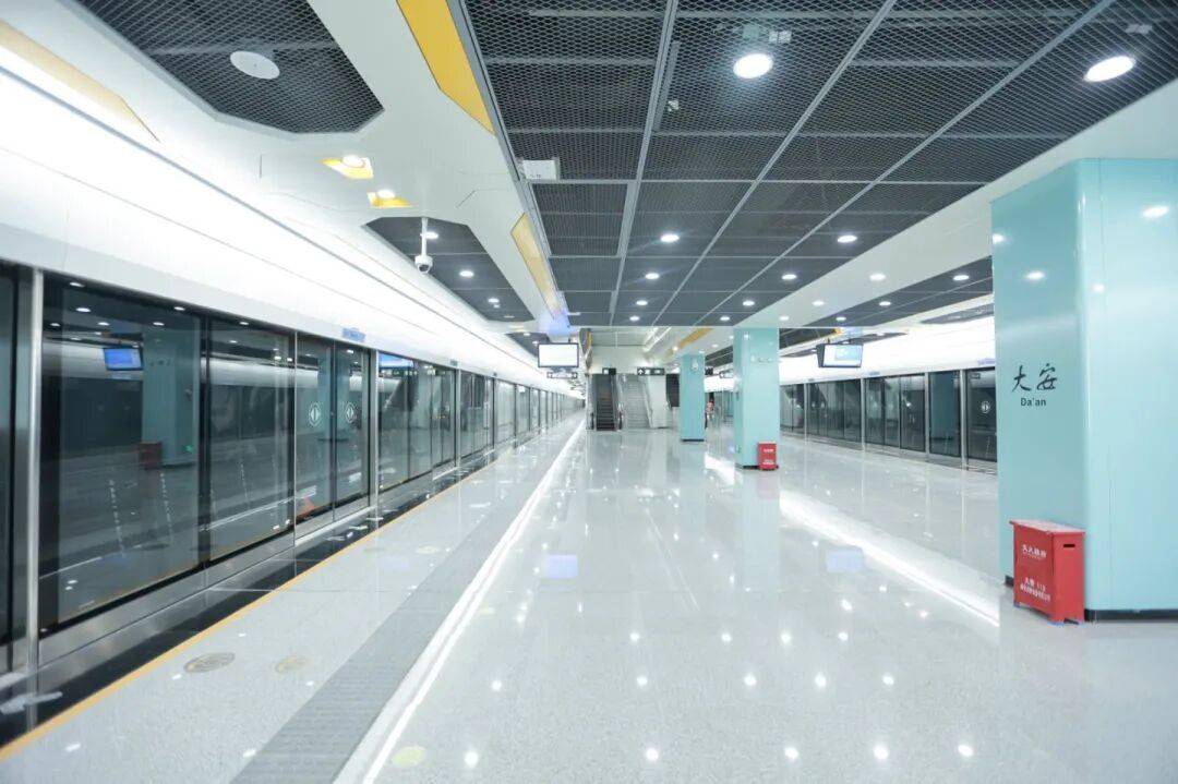 “拼”出来的地铁站！深圳地铁16号线二期开通运营