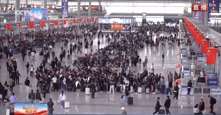 国庆返程高峰特写：全国最大收费站亮起“星河”，“后备箱母爱大赛”又来了