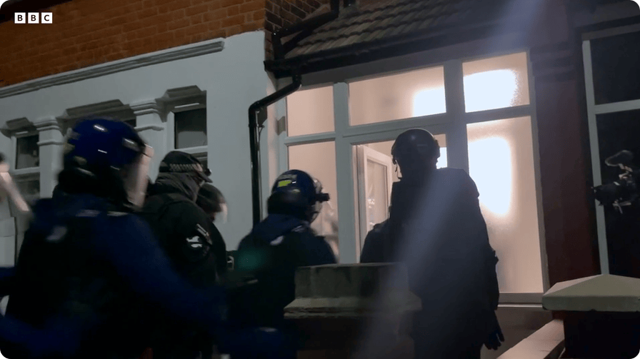 凯特患癌竟因辉瑞疫苗？伦敦4万被盗手机直飞香港，比贩毒暴利产业链曝光…