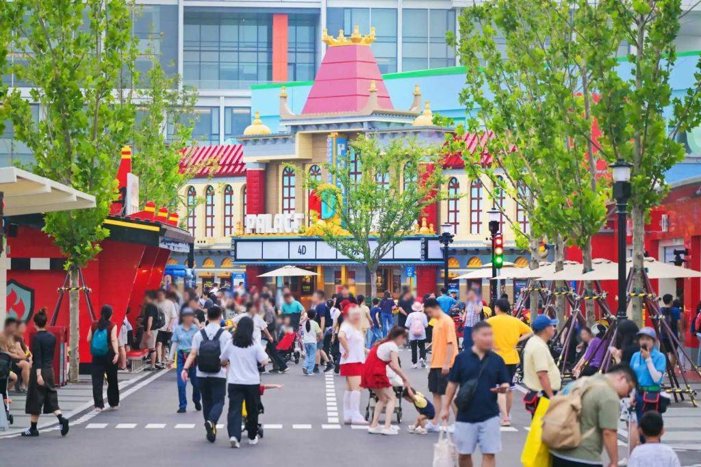 上海乐高乐园国庆单日客流创开园以来新高,乐园酒店连续十日满房