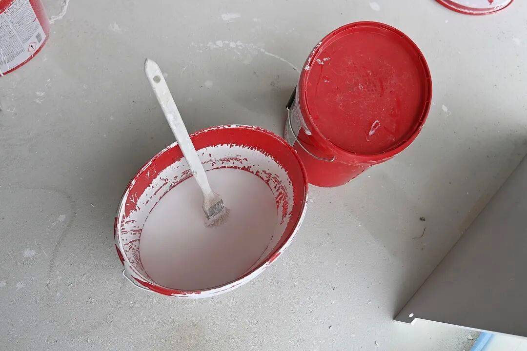 西安一名48岁油漆工地下室刷漆中毒,抢救四天后离世,警方已介入