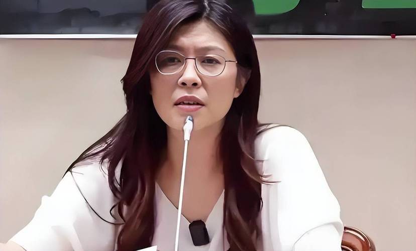 两岸和平统一还远吗？登机赴京前，郑丽文公布人事名单，朱立伦回应特殊，不准打破惯例！