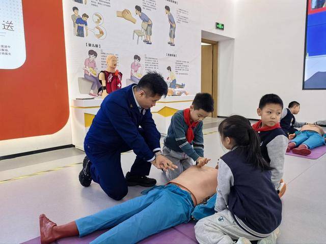 “泉民消防，生命至上”山东师范大学附属小学2024级7班雏鹰小队活动举行