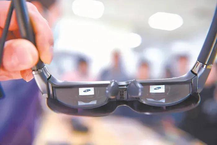 合肥冲出百亿IPO:复旦校友造出“黑科技屏”,打破索尼垄断