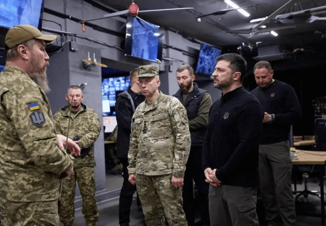 乌军承认红军城已沦陷,俄军无人机封锁了撤退和补给通道,泽连斯基命令乌军血战到底!